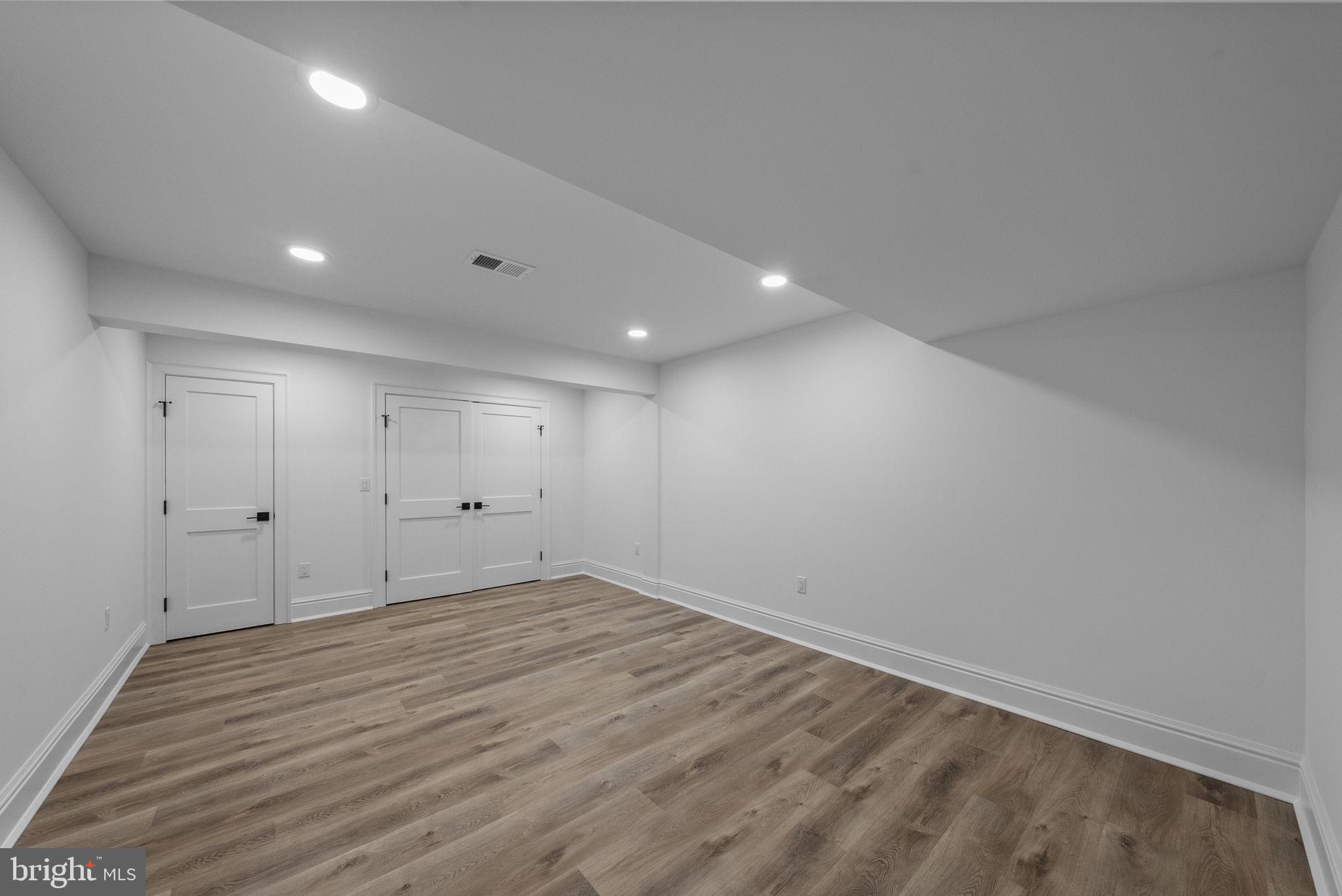 LITTLEBROOK - Residential