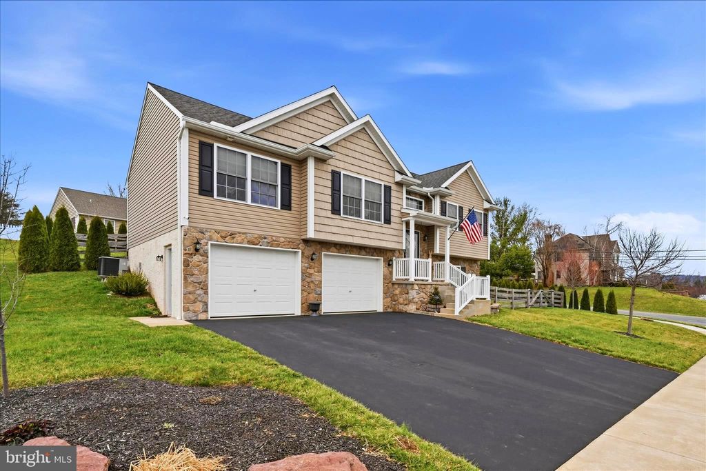 Photo of 1363 Perry Drive, DENVER, PA 17517 (MLS # PALA2084886)