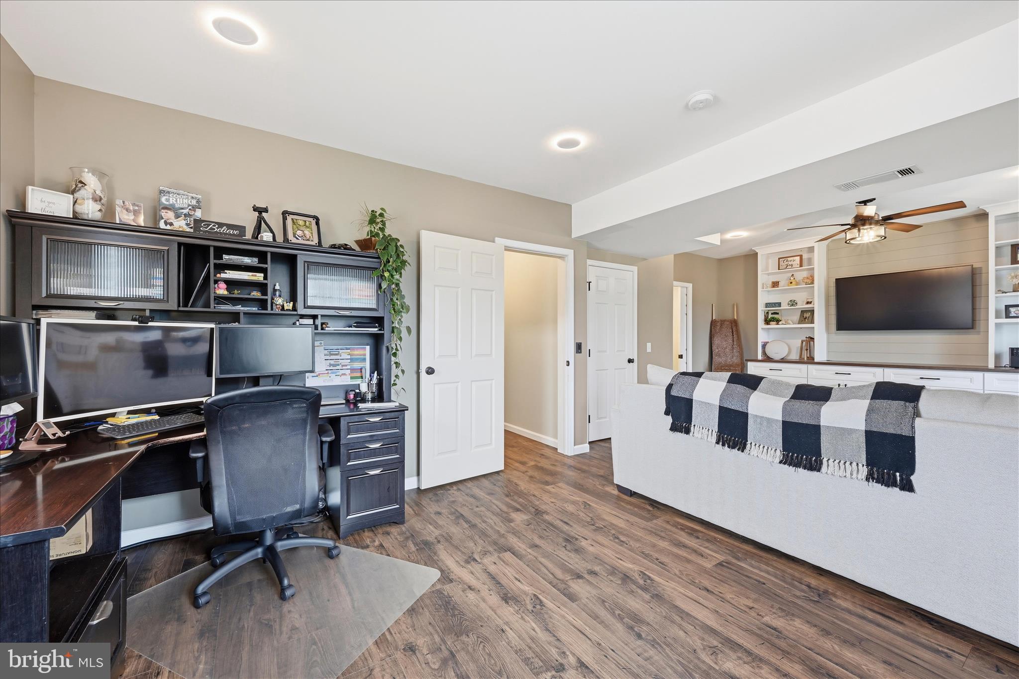 MAPLE RIDGE - Residential