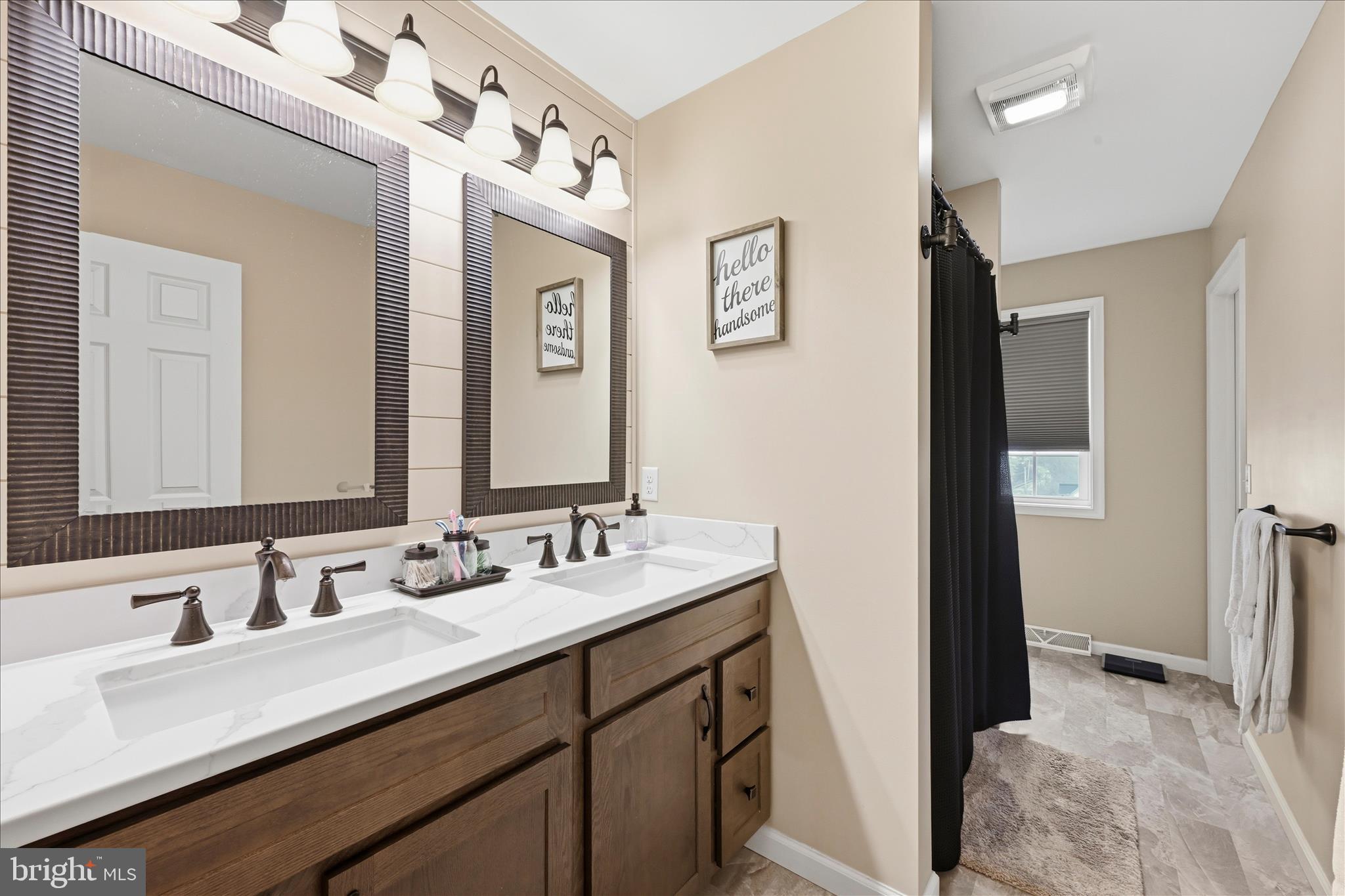 MAPLE RIDGE - Residential