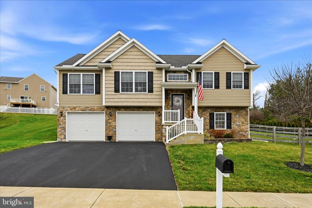 Photo of 1363 Perry Drive, DENVER, PA 17517 (MLS # PALA2084886)
