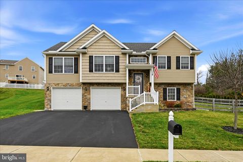 Photo of 1363 Perry Drive, DENVER, PA 17517 (MLS # PALA2084886)
