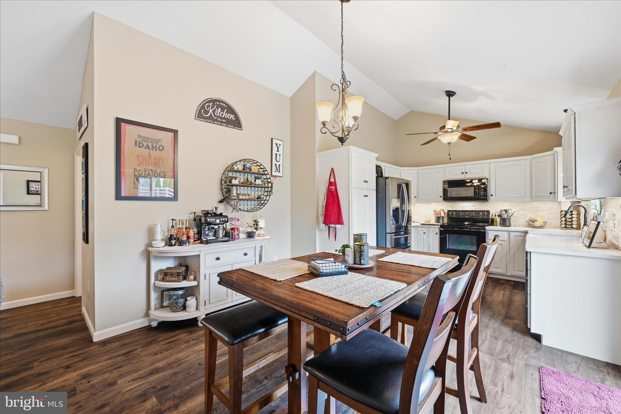 MAPLE RIDGE - Residential