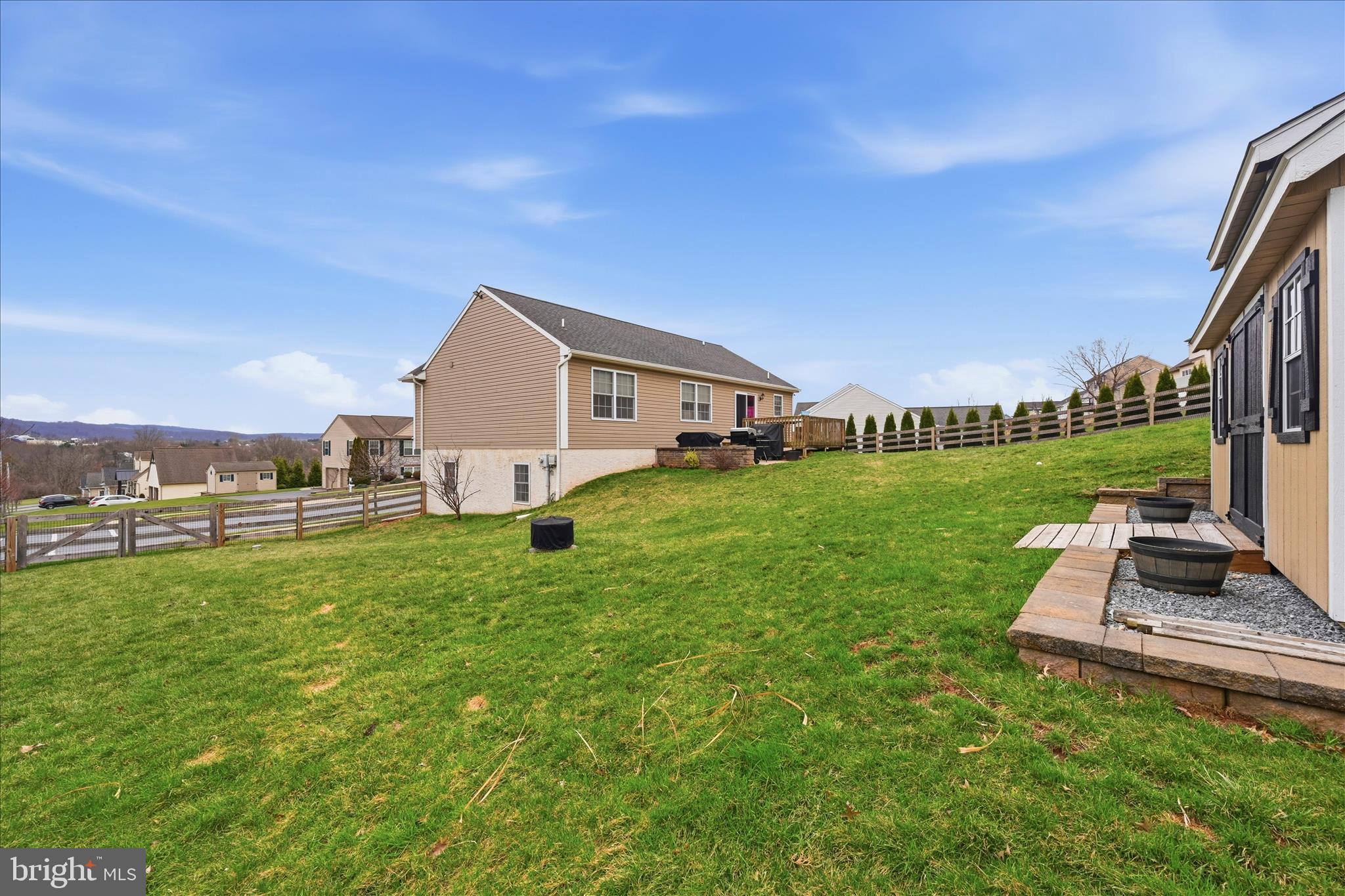 MAPLE RIDGE - Residential