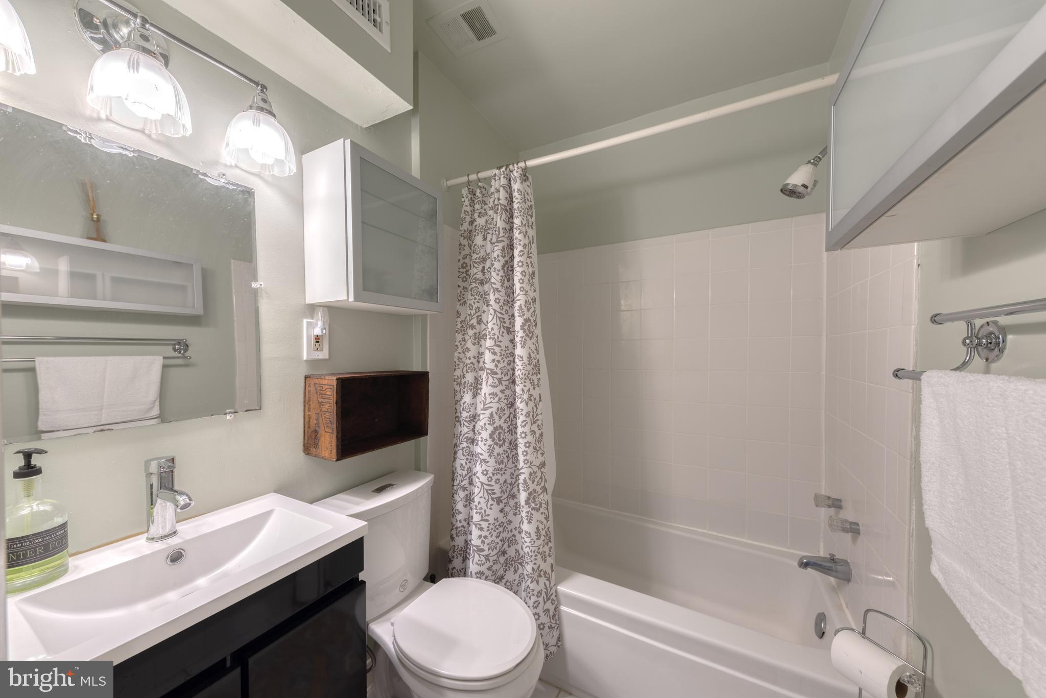 FEDERAL HILL HISTORIC DISTRICT - Residential Lease