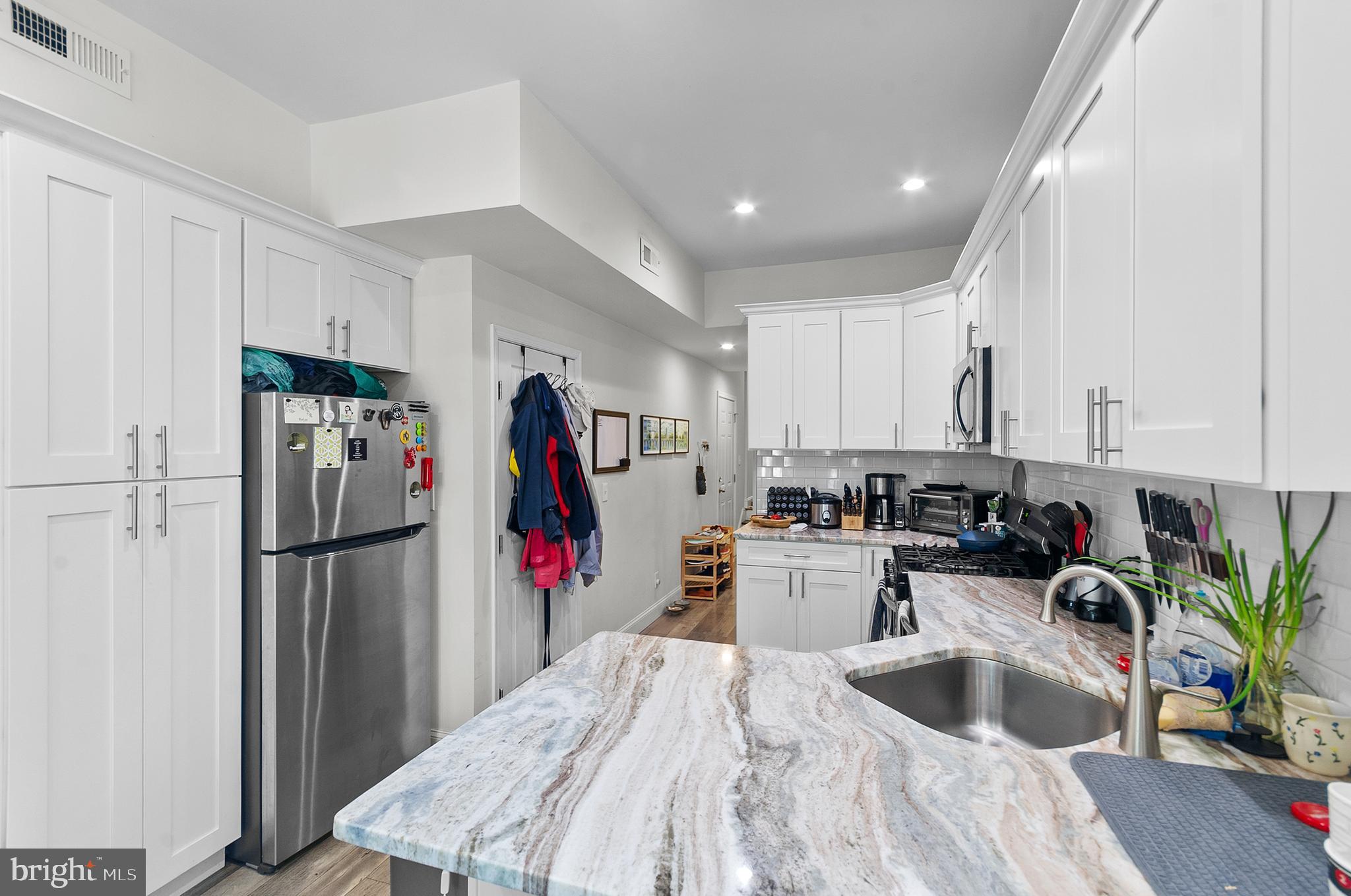 FAIRMOUNT - Residential Lease