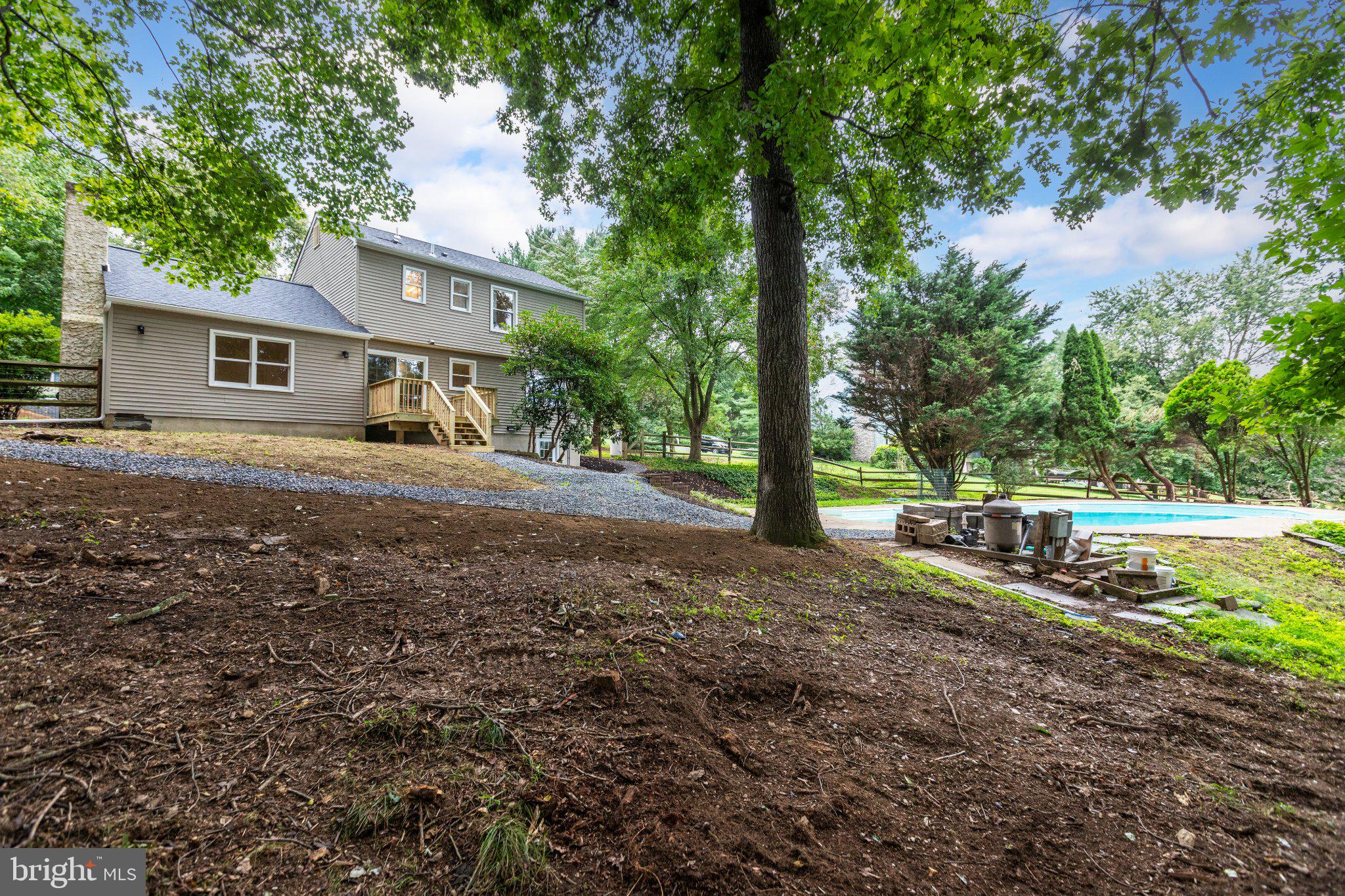 2067 FAWN LANE