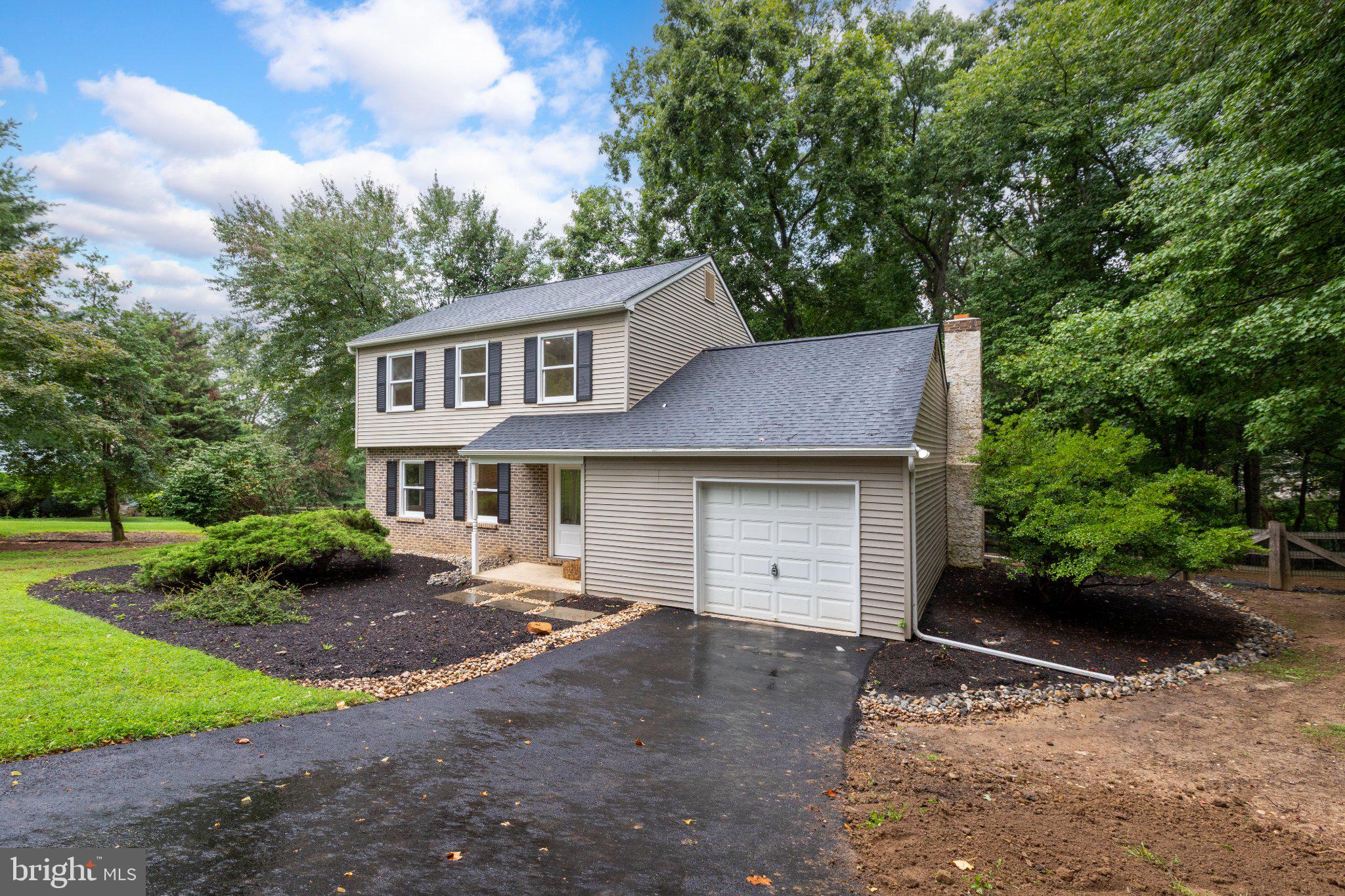 2067 FAWN LANE
