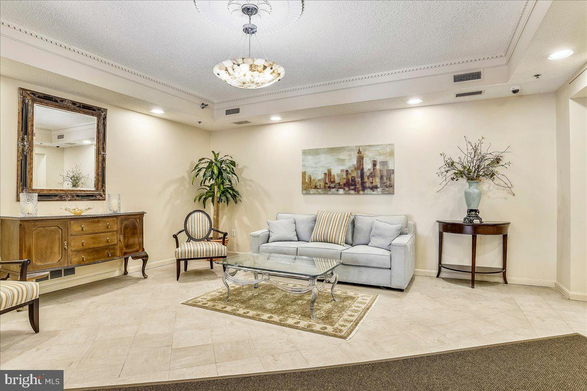 14809 PENNFIELD CIRCLE 405