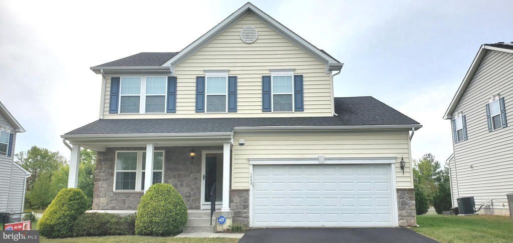 Photo of 1999 Crossing Way, QUAKERTOWN, PA 18951 (MLS # PABU2106538)