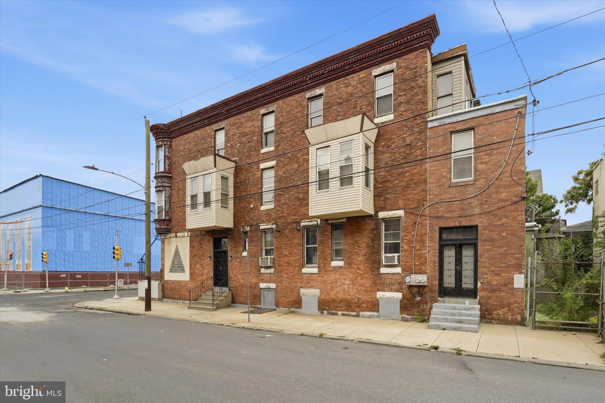 2101-2109 W DIAMOND STREET
