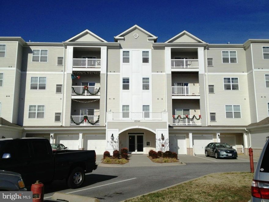 Great 2BR, 2BA condo (larger corner unit) with garage built in 2011. Carpeted, sparkly clean and move-in ready.  Owner to pay HOA/Condo fees. Clubhouse amenities available. Close to Pax River Naval Air Station, Solomon's Island waterfront, restaurants and shopping.  Awaiting a new tenant and it could be YOU ! Call for a showing appointment today.