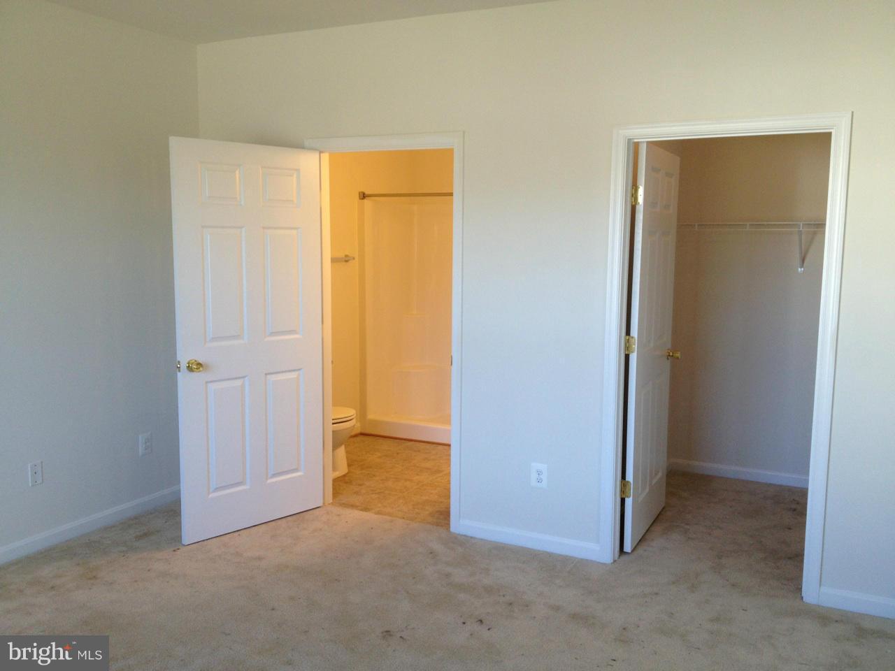 THE RESIDENCES OF WILDEWOOD - Residential Lease