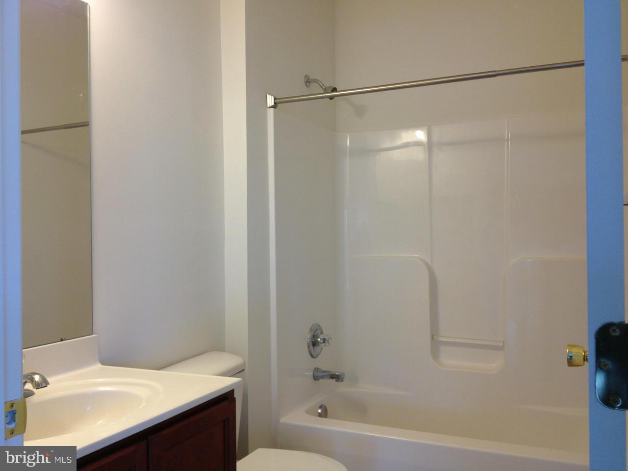 THE RESIDENCES OF WILDEWOOD - Residential Lease