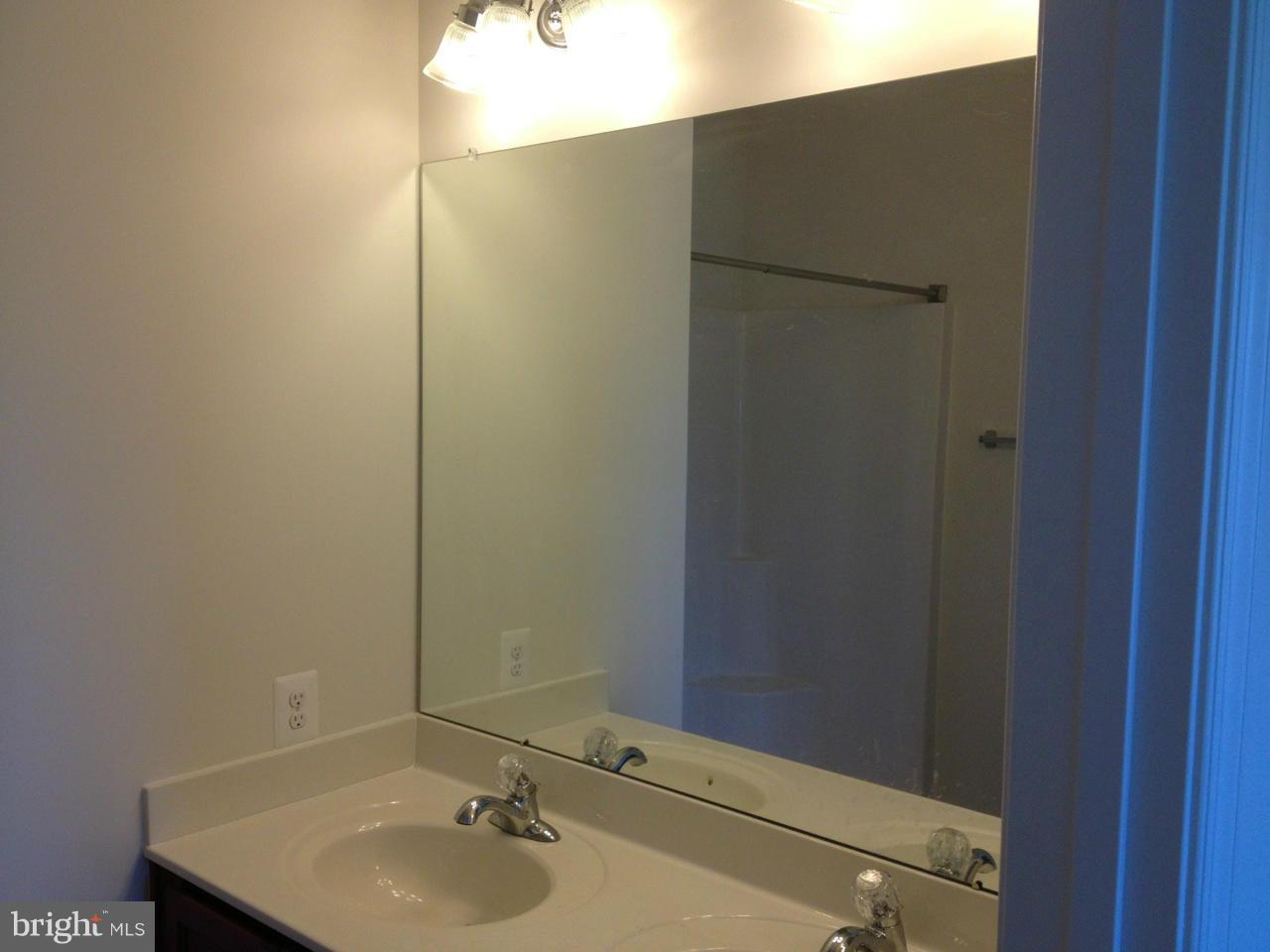 THE RESIDENCES OF WILDEWOOD - Residential Lease