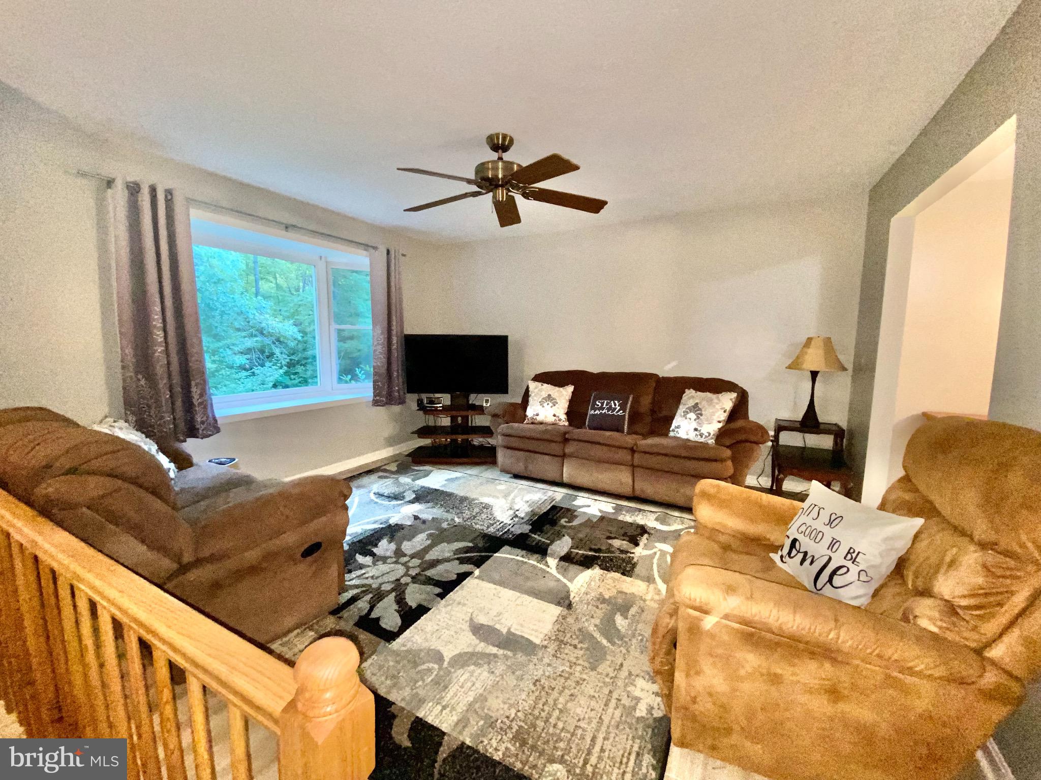 COUNTRY LAKES - Residential