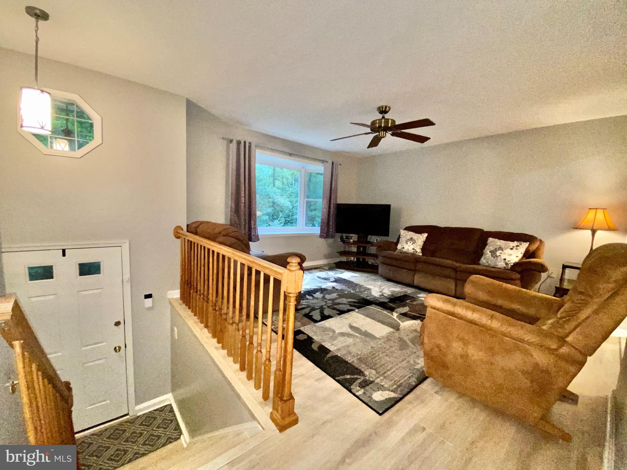 COUNTRY LAKES - Residential