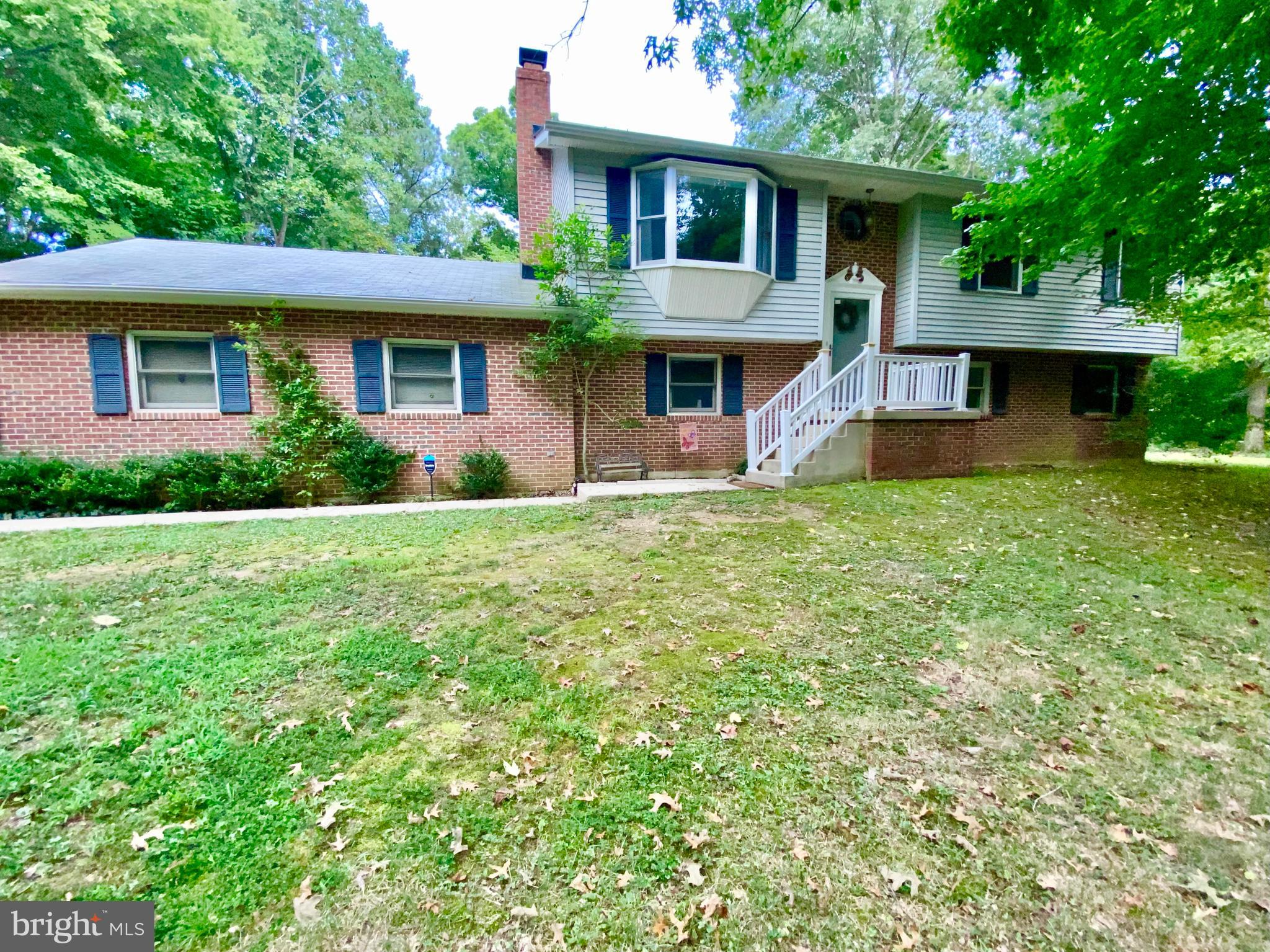 COUNTRY LAKES - Residential