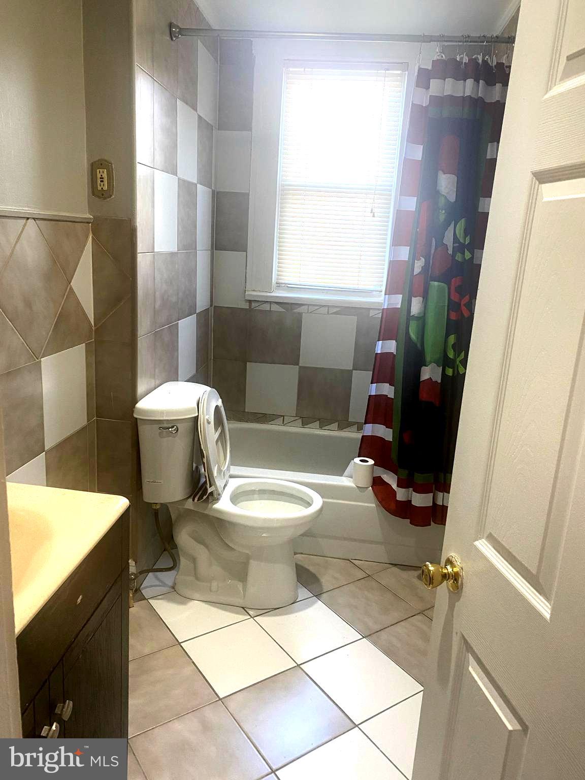 MONTEBELLO - Residential