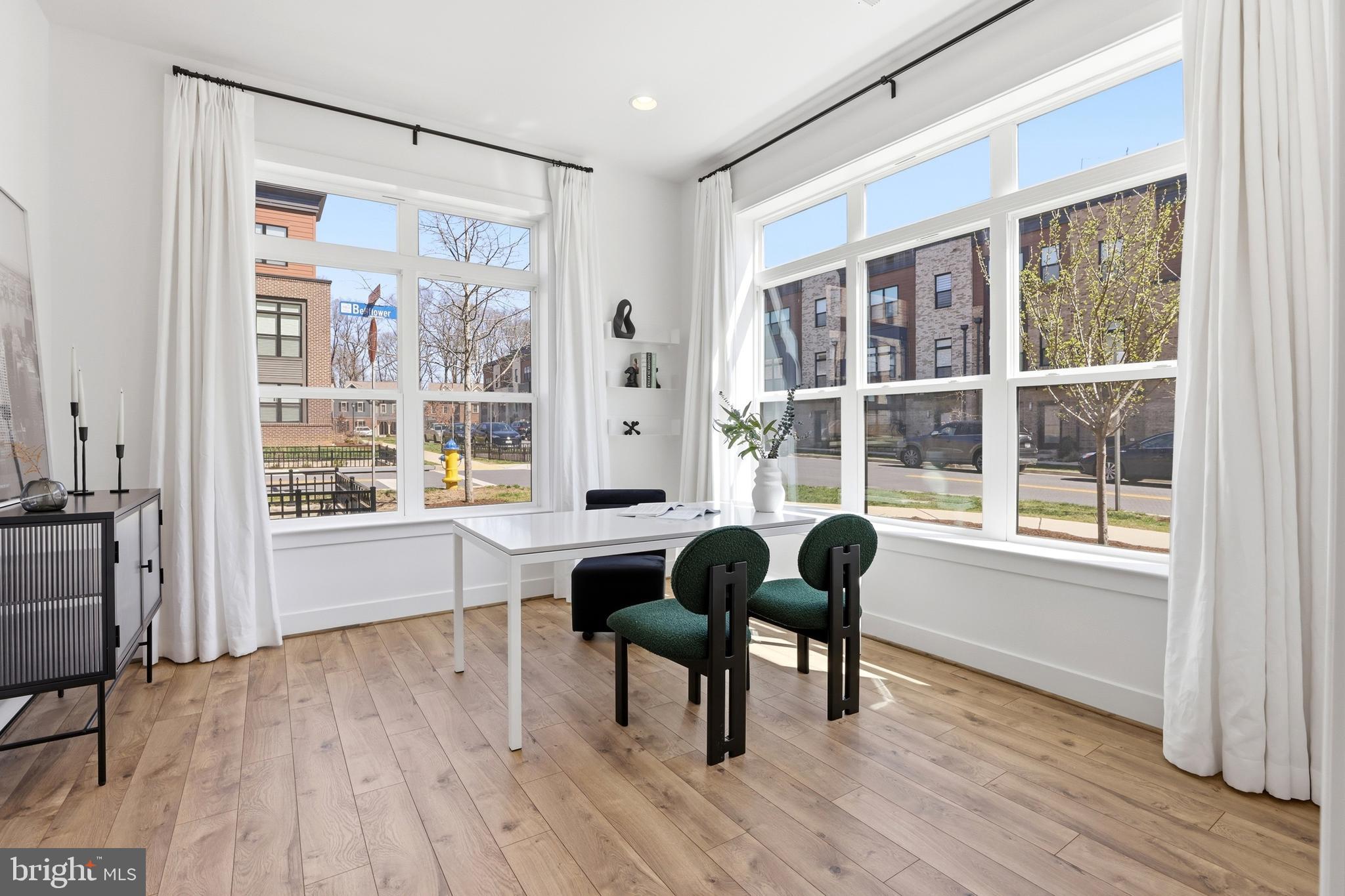 TOWER OAKS - Residential