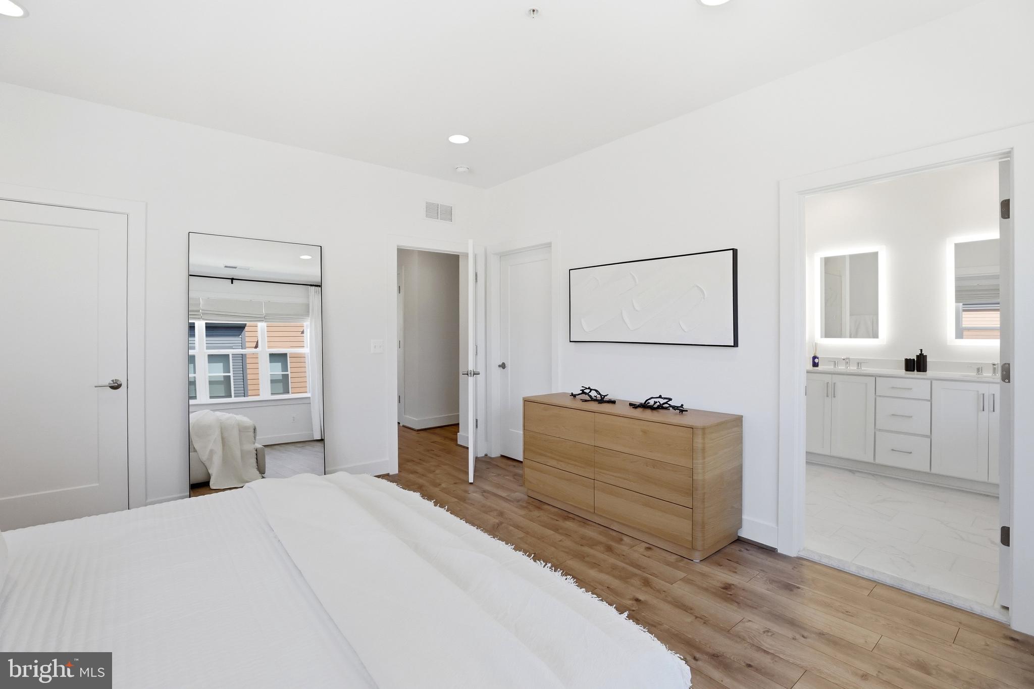 TOWER OAKS - Residential