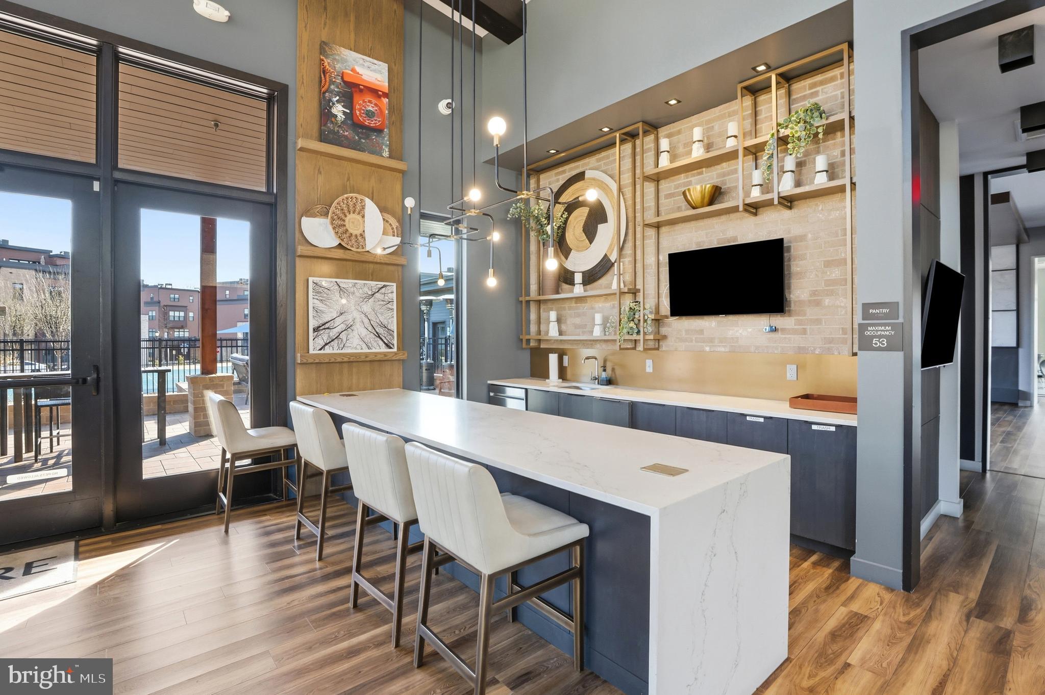 TOWER OAKS - Residential