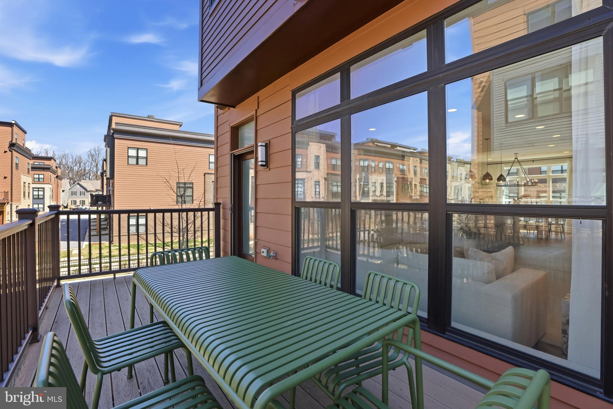 TOWER OAKS - Residential