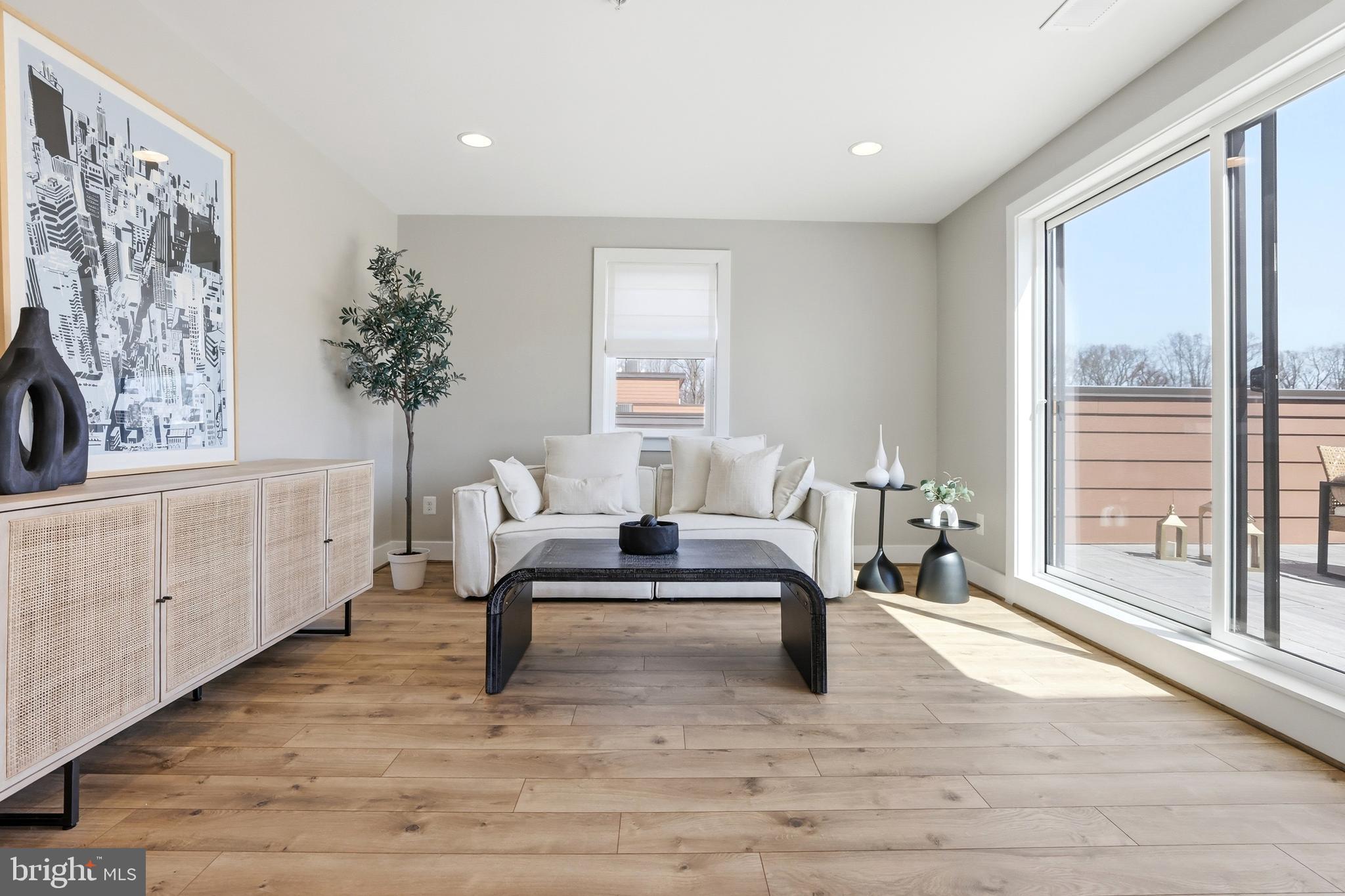 TOWER OAKS - Residential