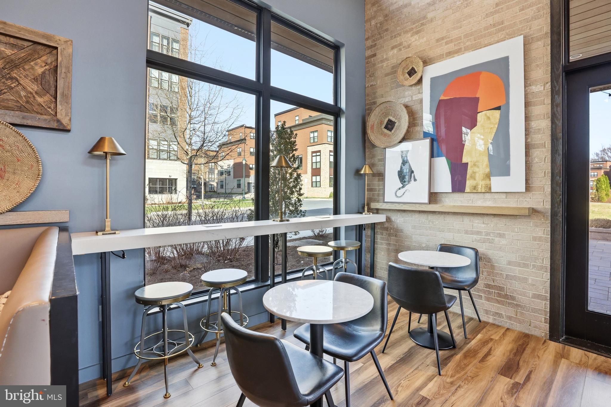 TOWER OAKS - Residential