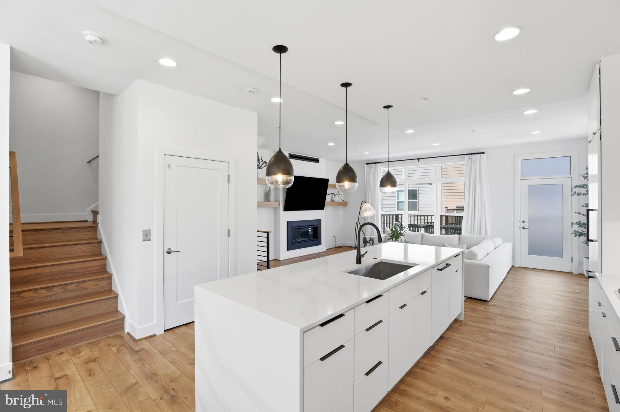 TOWER OAKS - Residential