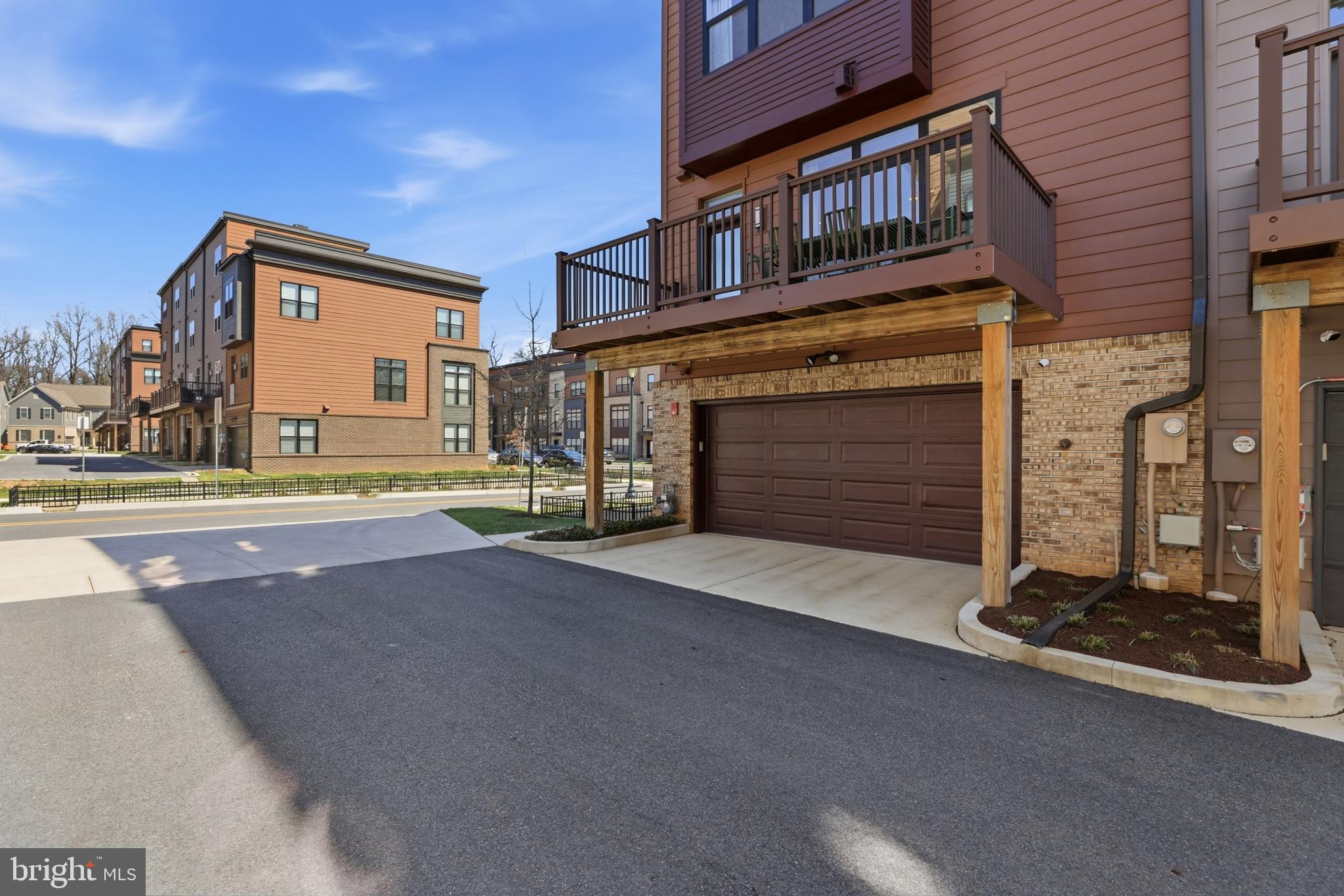 TOWER OAKS - Residential