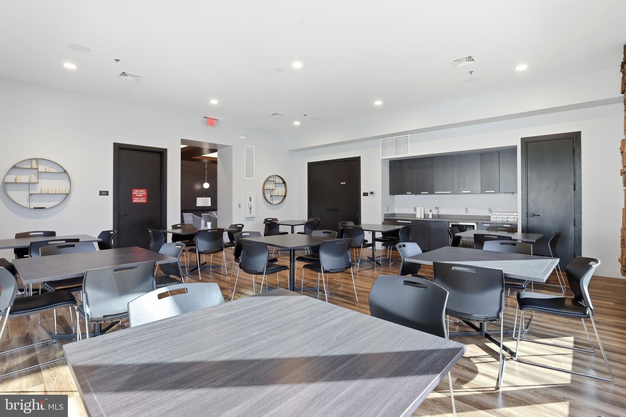 TOWER OAKS - Residential