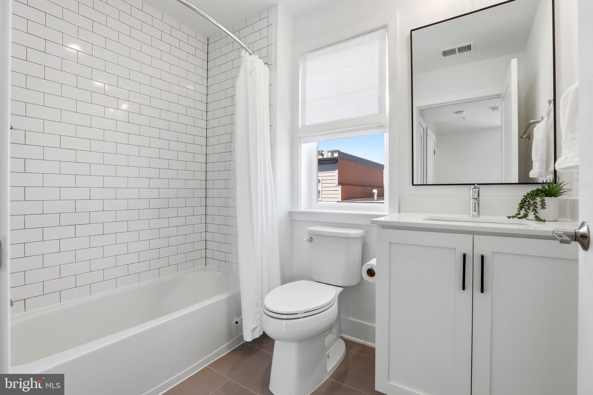 TOWER OAKS - Residential