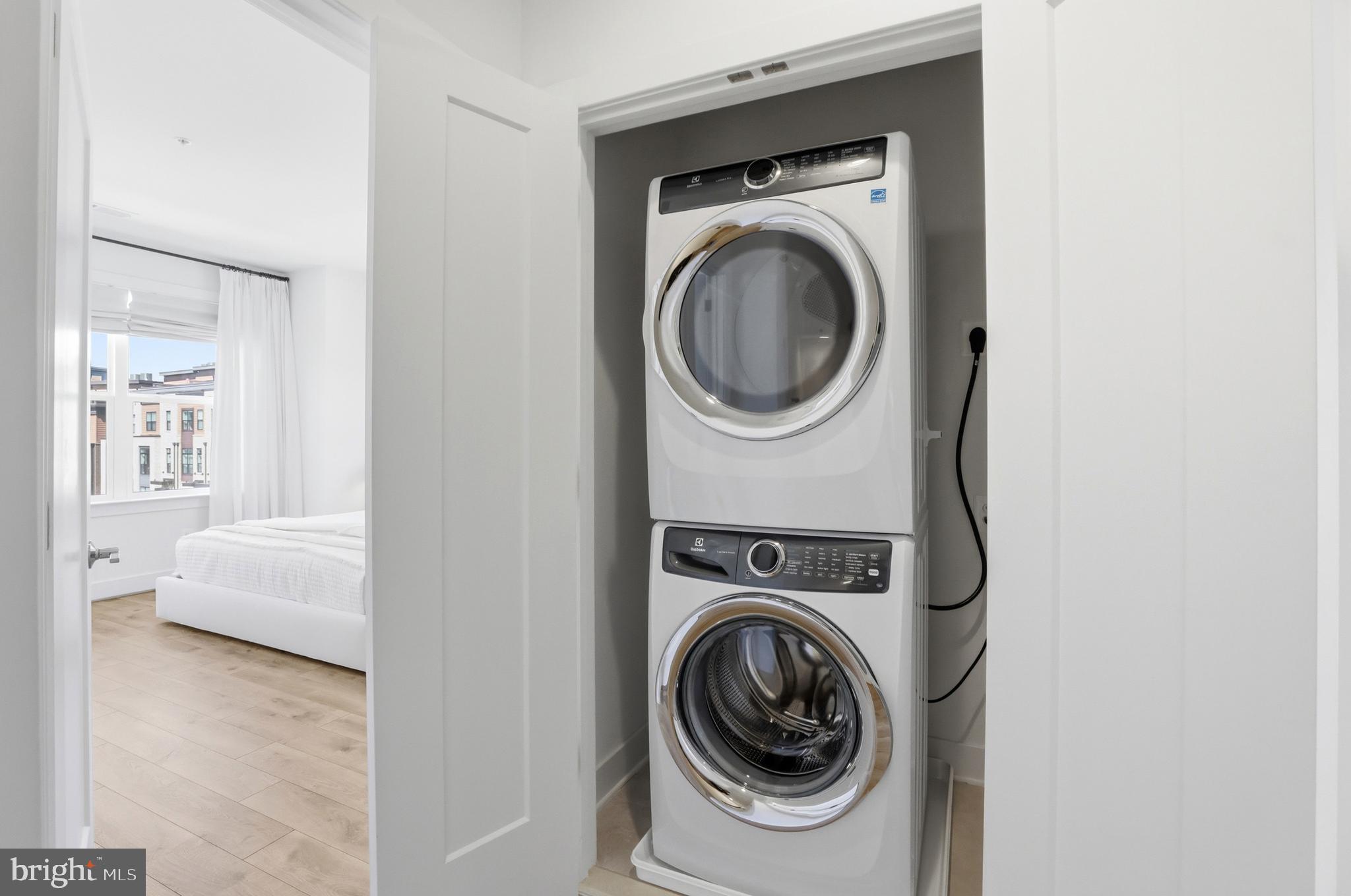 TOWER OAKS - Residential