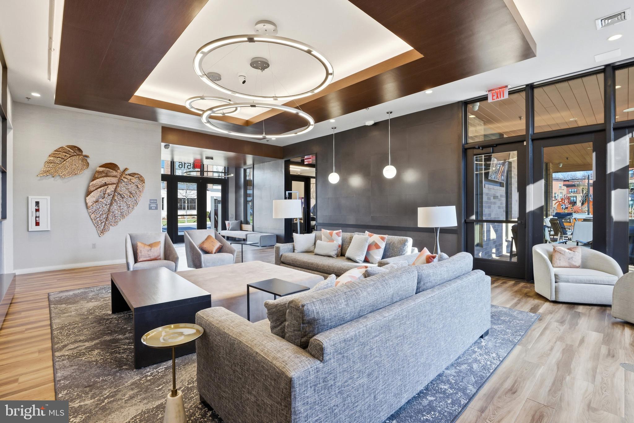 TOWER OAKS - Residential