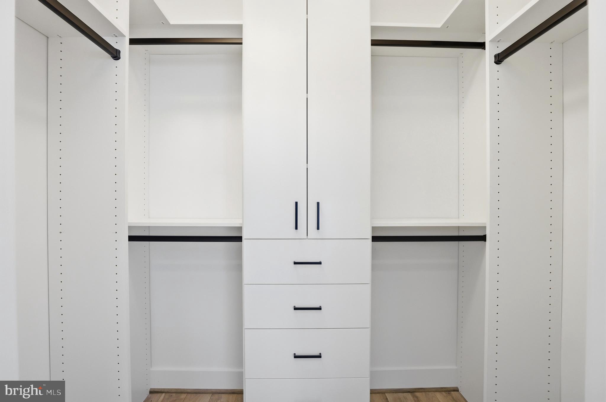 TOWER OAKS - Residential