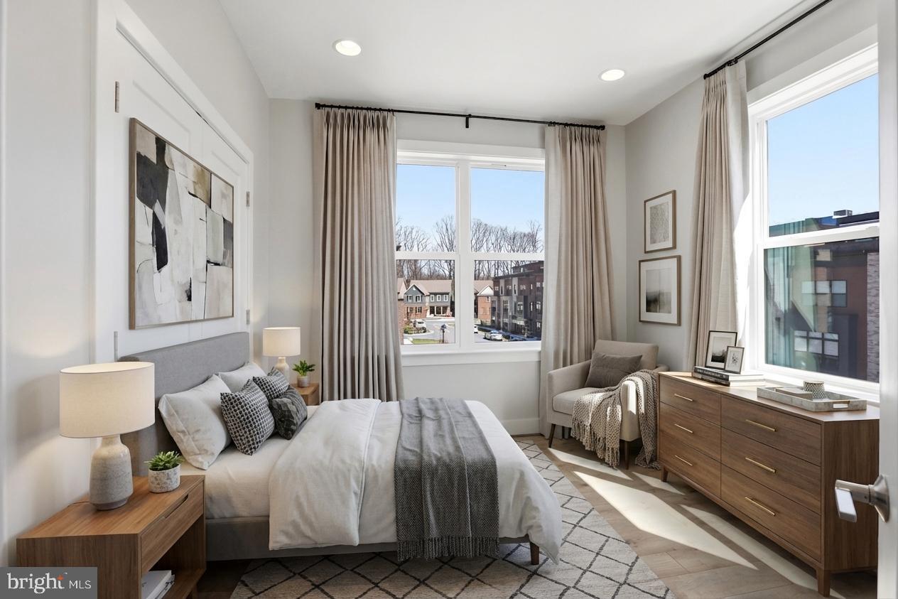 TOWER OAKS - Residential