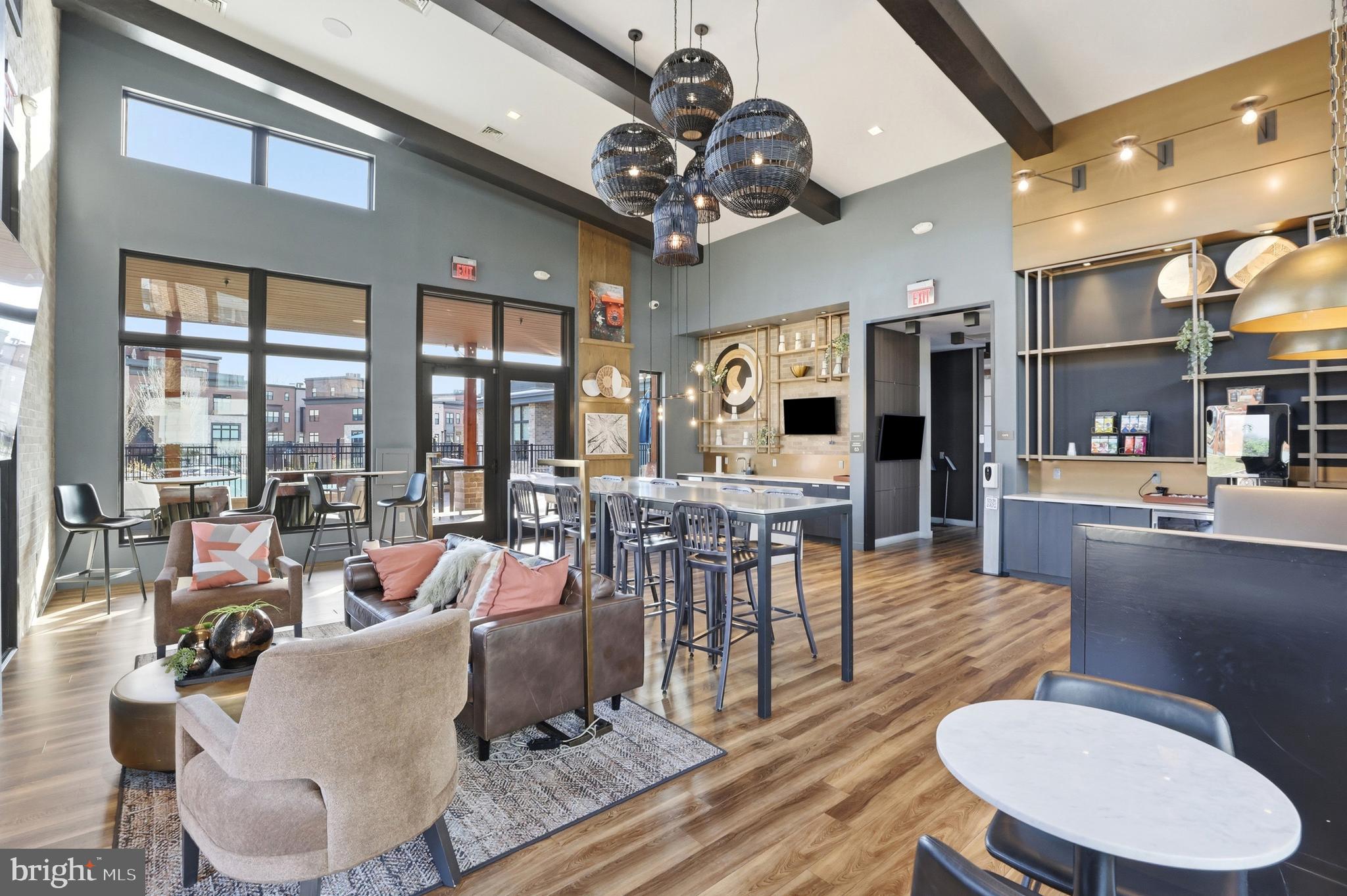 TOWER OAKS - Residential