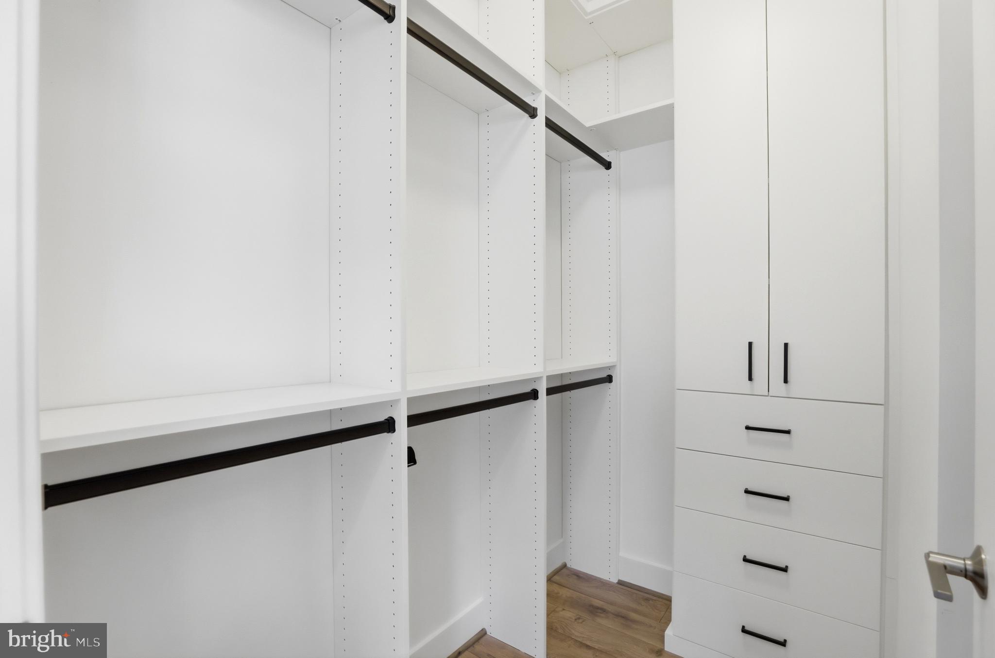 TOWER OAKS - Residential