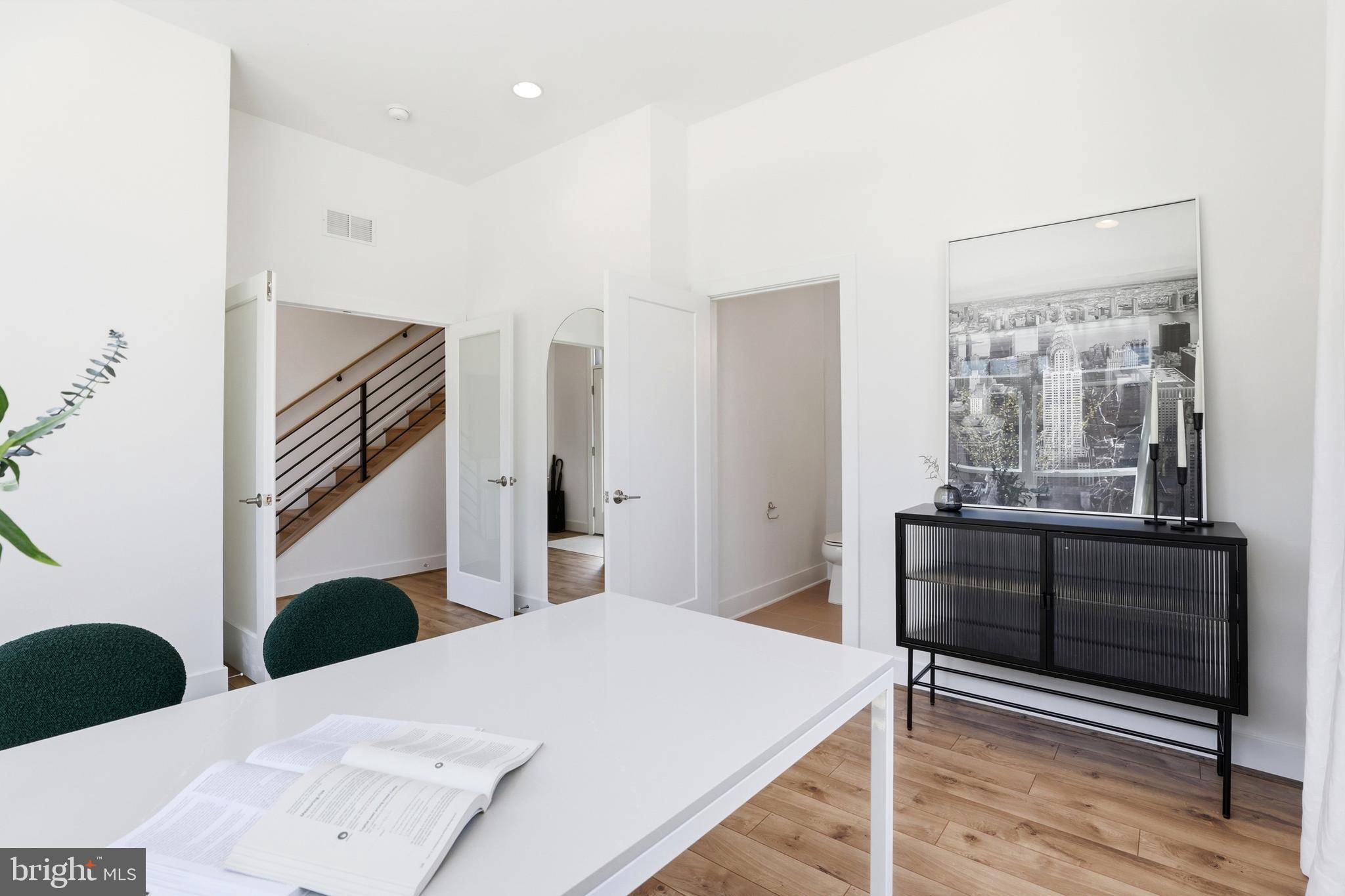 TOWER OAKS - Residential