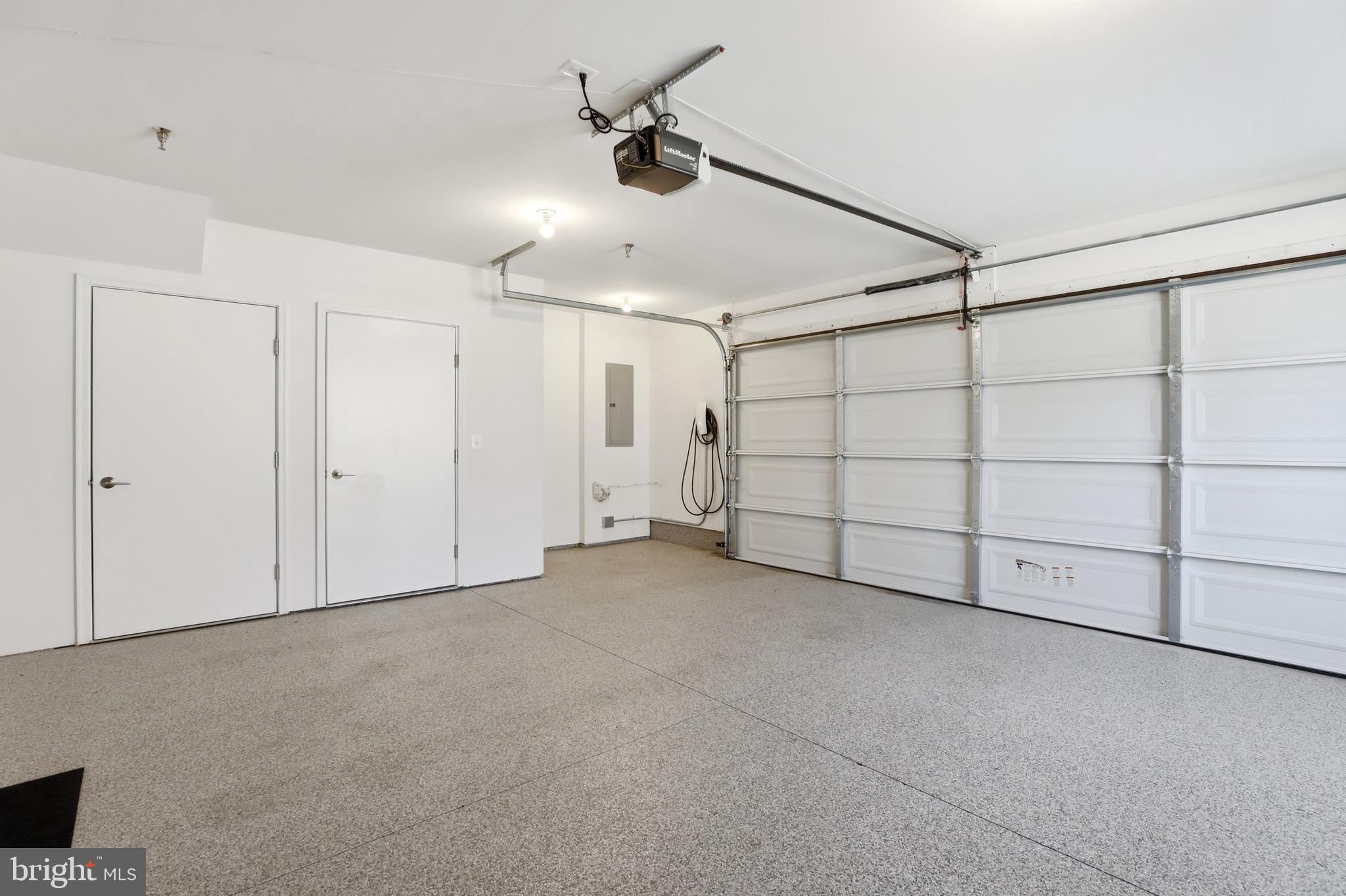 TOWER OAKS - Residential