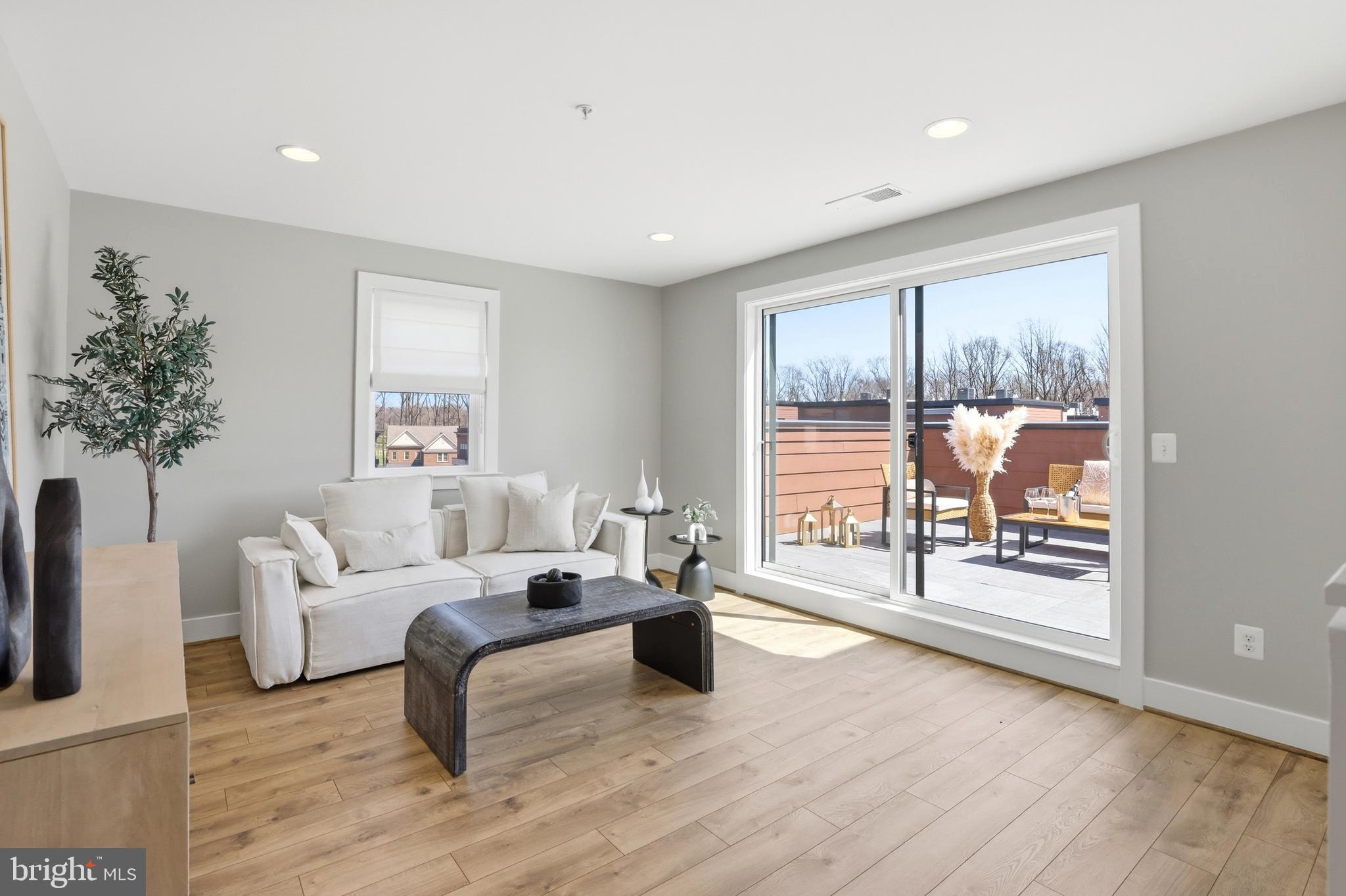 TOWER OAKS - Residential