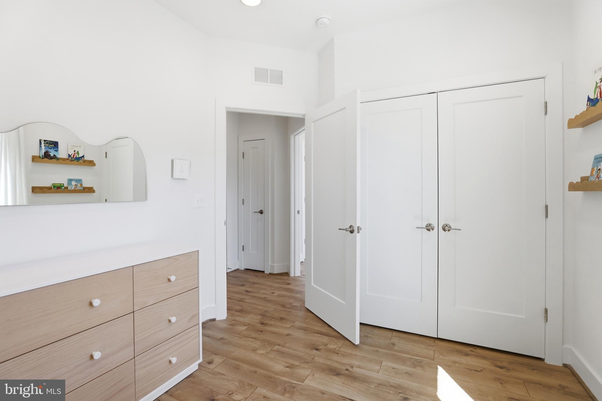 TOWER OAKS - Residential