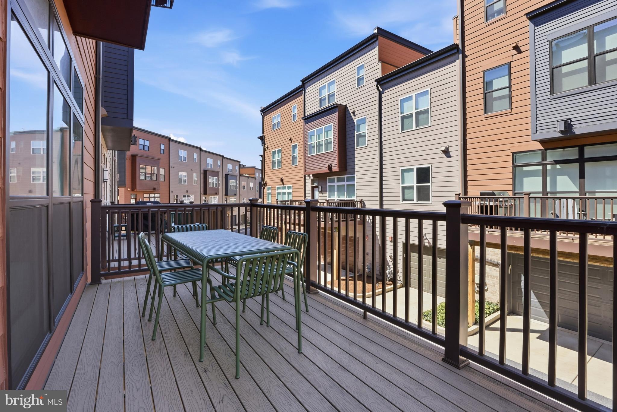 TOWER OAKS - Residential