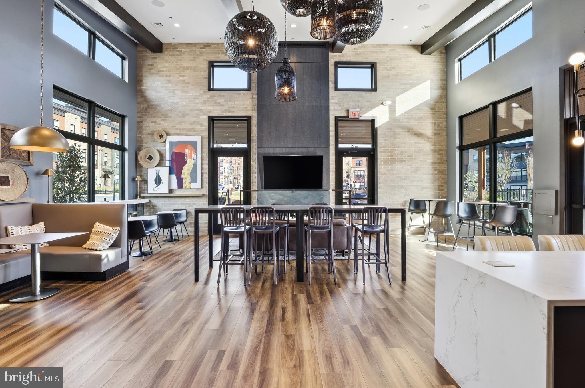 TOWER OAKS - Residential