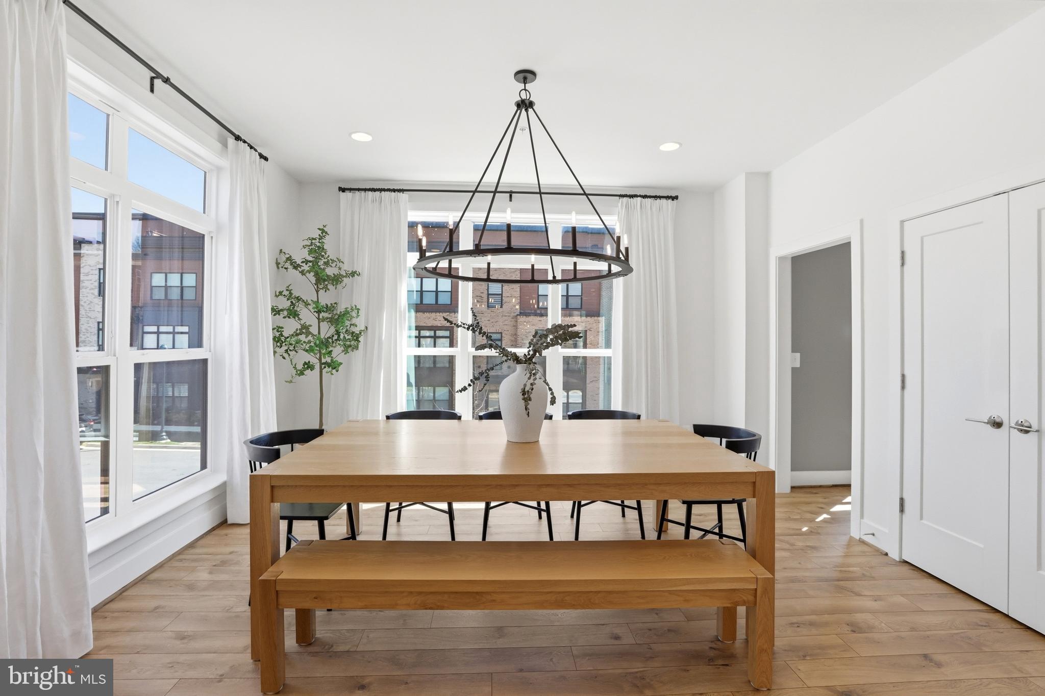 TOWER OAKS - Residential