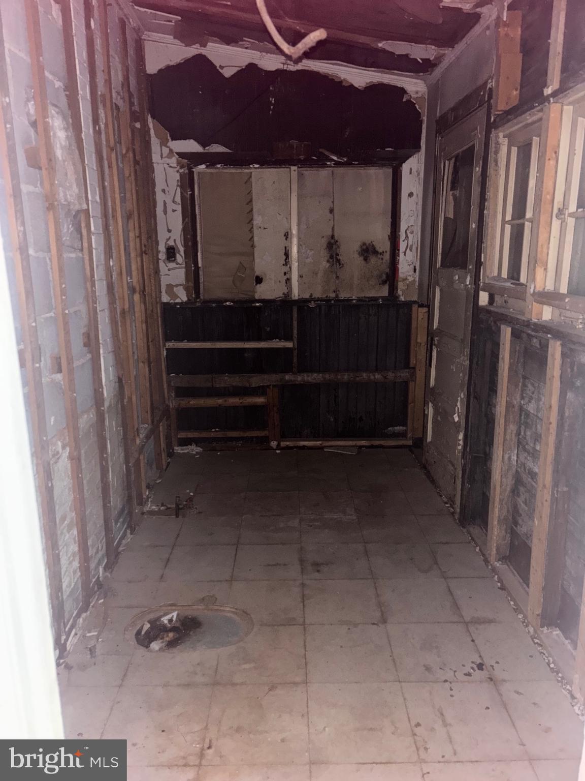 FELTONVILLE - Commercial Sale