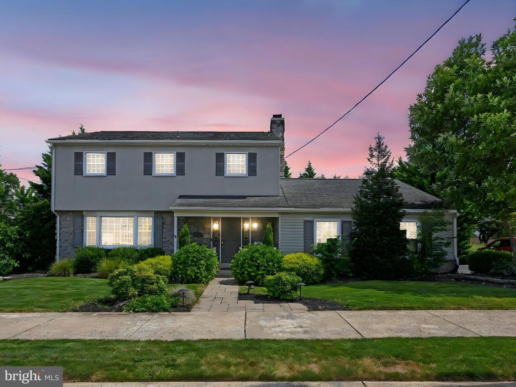 Photo of 127 N Oak Street, MANHEIM, PA 17545 (MLS # PALA2074082)