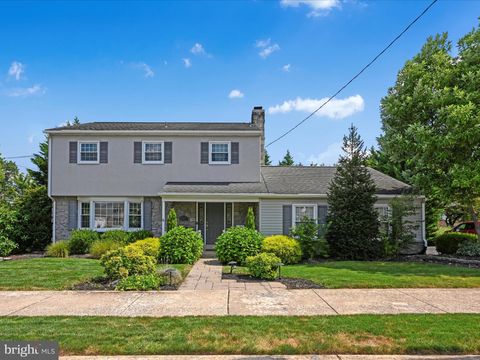Photo of 127 N Oak Street, MANHEIM, PA 17545 (MLS # PALA2074082)