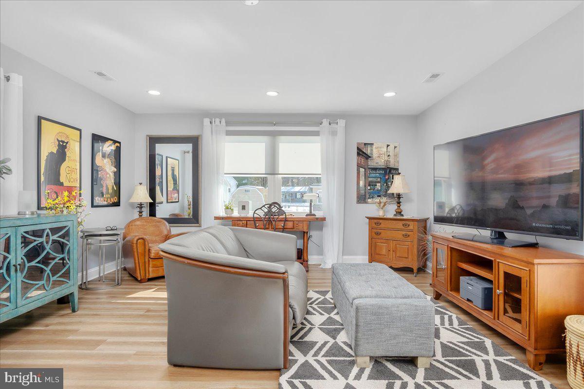 CHIPS MEADOW - Residential